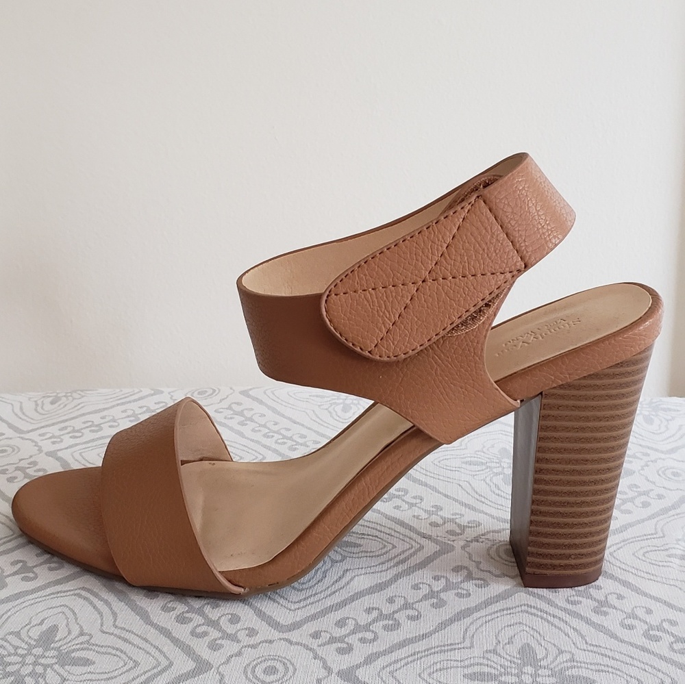 Heels - Picture 2 of 2